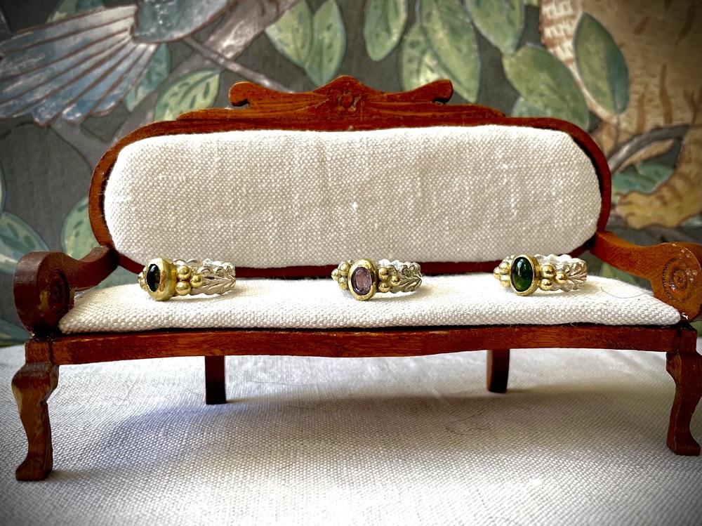 Bankje met drie ringen